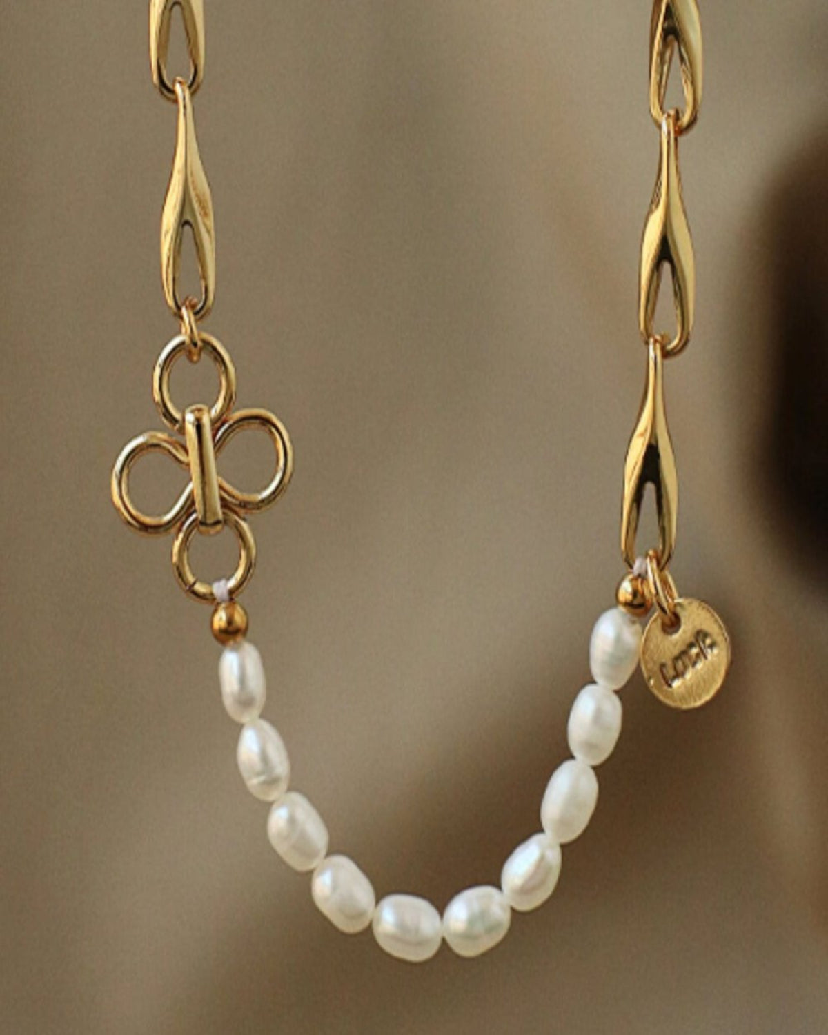 Best Trending Trendy Pearl Chain Necklace Jewelry Gift on Sale for Women, Lady, Mother, Wife