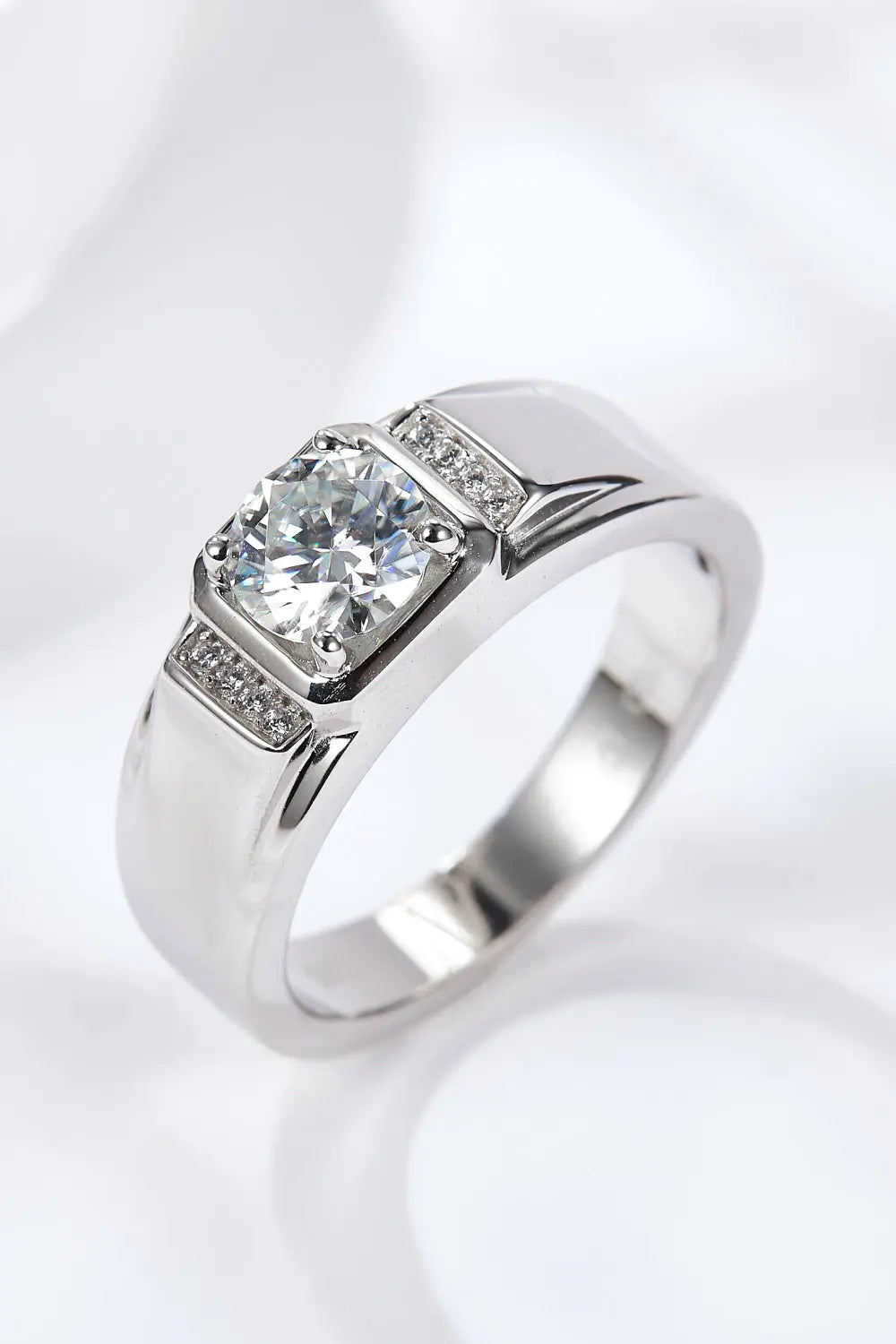 From The Heart 1 Carat Moissanite Ring Silver