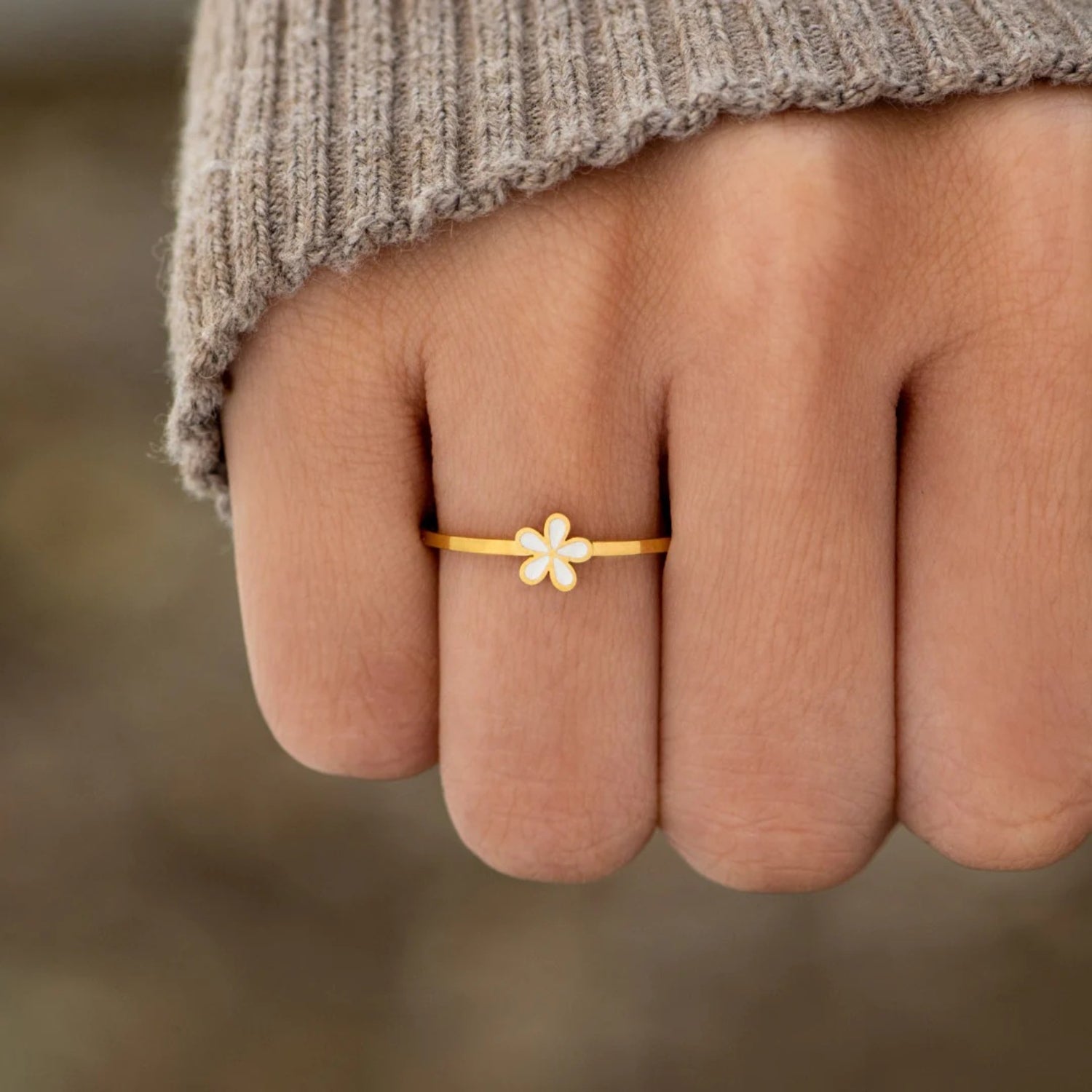 925 Sterling Silver Enamel Flower Ring White
